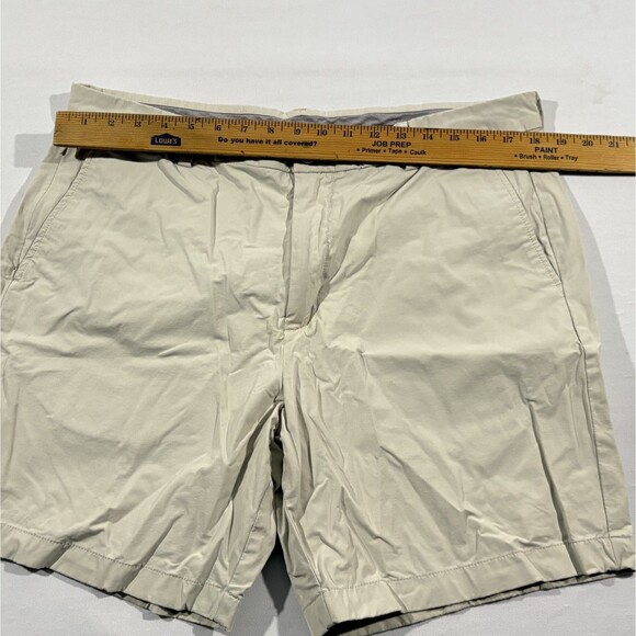 Vineyard Vines Shorts Mens Beige On The Go Performance Chino OTG Golf 6" Sz 35 - Picture 3 of 13